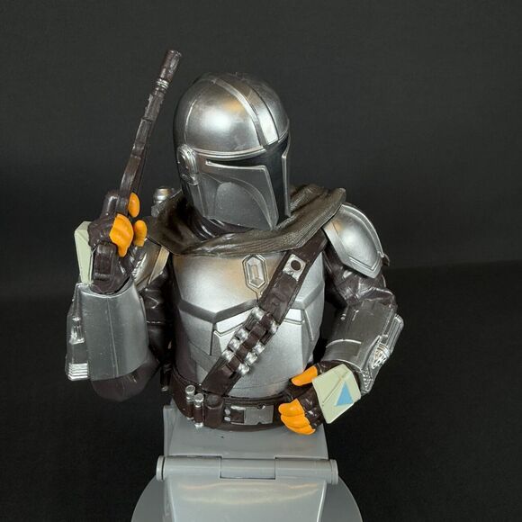 Mandalorian Gaming Cable Guys Original Phone & Controller Holder Character Stand - Picture 2 of 8